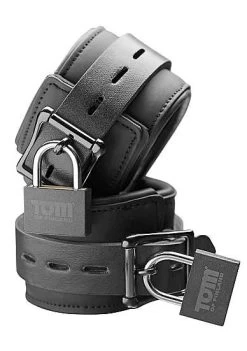 Tom Of Finland – Neoprene Wrist Cuffs With Lock